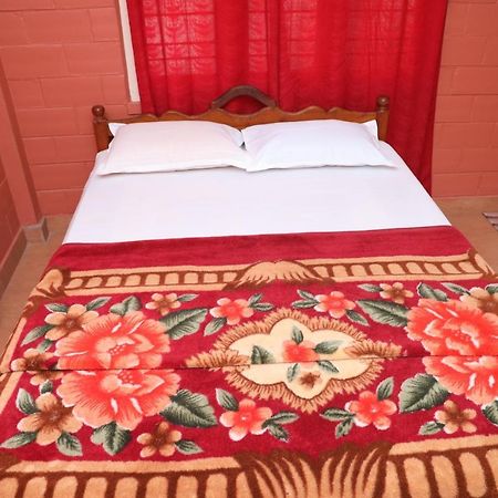 Sai Holiday Home มาดิเครี ภายนอก รูปภาพ