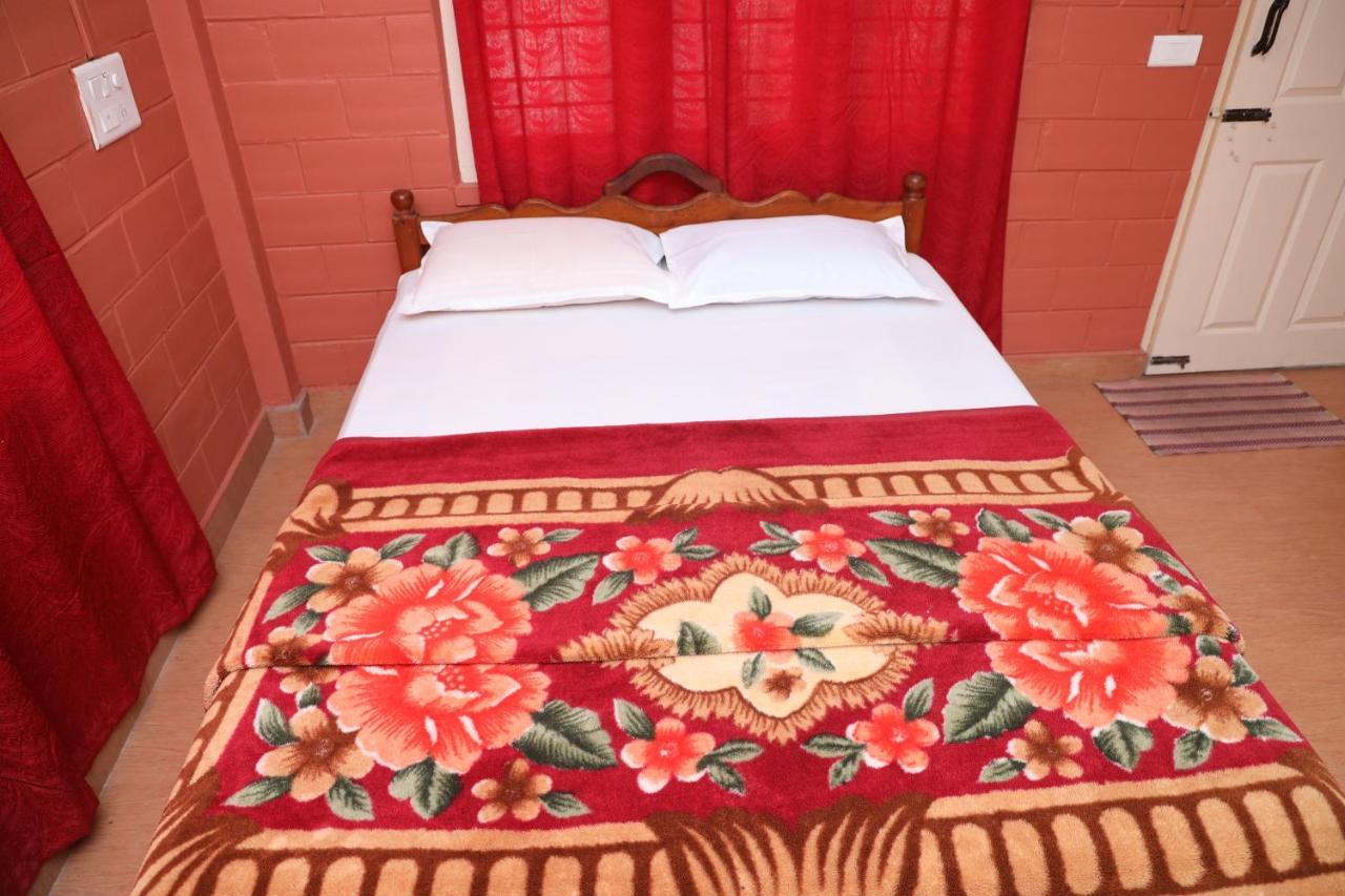 Sai Holiday Home มาดิเครี ภายนอก รูปภาพ