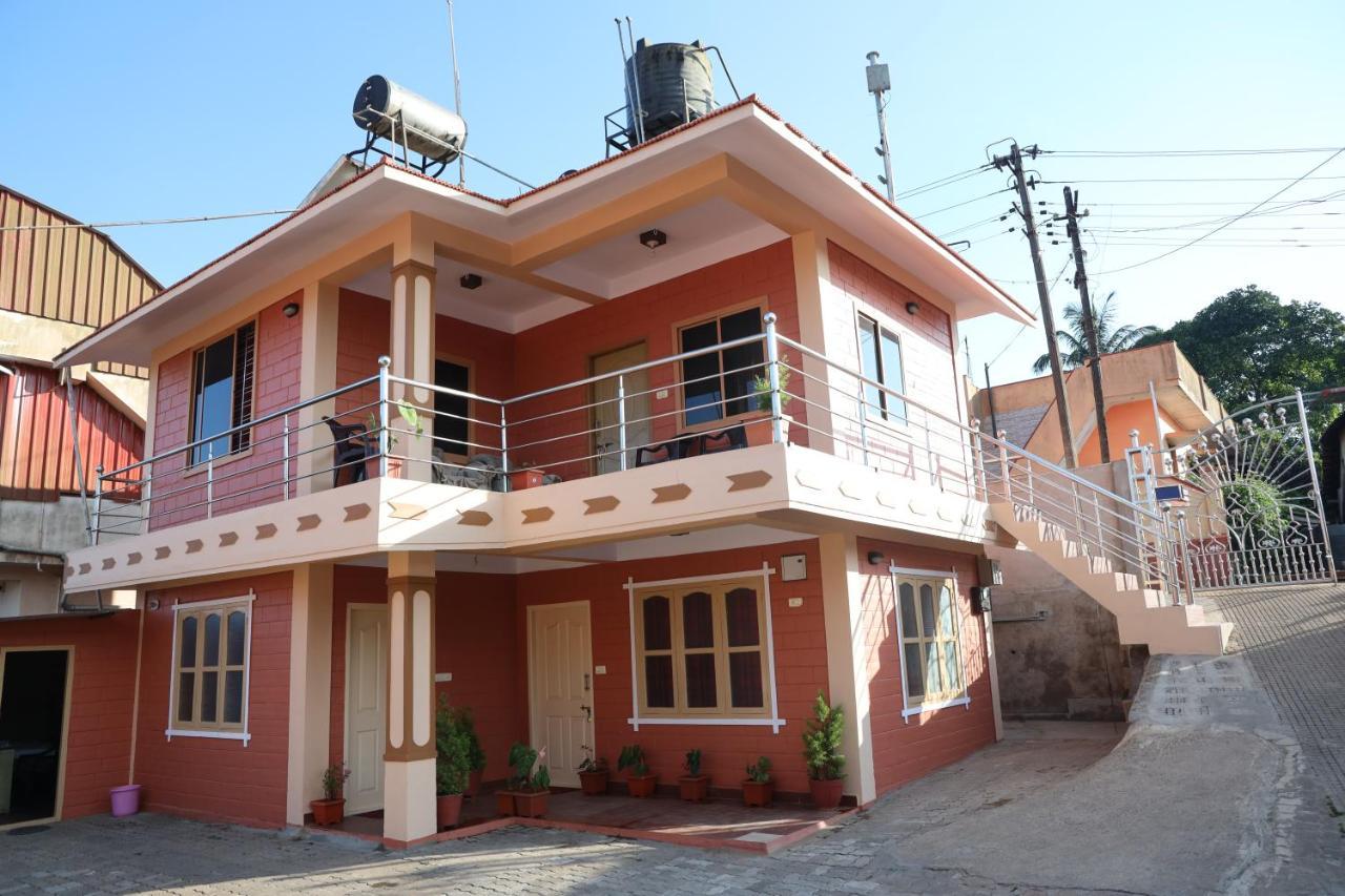 Sai Holiday Home มาดิเครี ภายนอก รูปภาพ